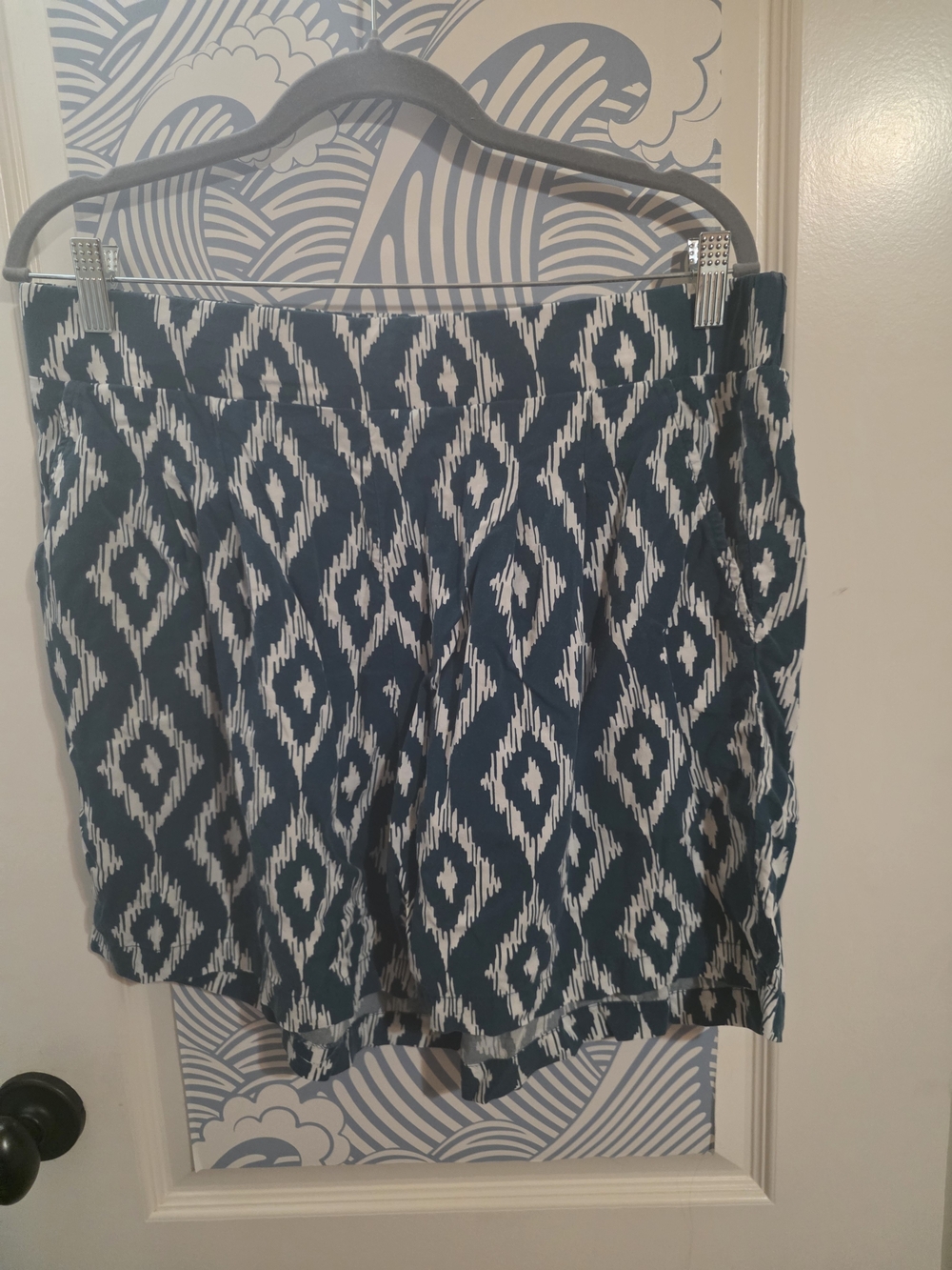Torrid Navy & White Diamond Ikat Shorts